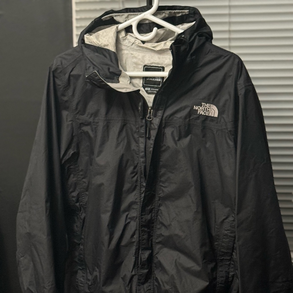 North Face Jacket 
Men’s Venture 2 Waterproof Hooded Rain Jacket